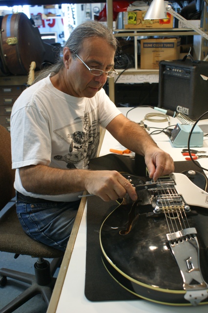 Master Luthier Ron Jones Master Luthier Ron Jones